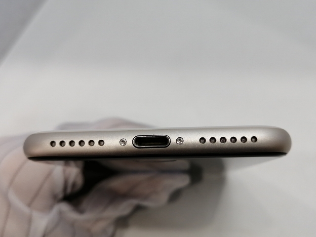【中古】Apple docomo 【SIMフリー】 iPhone SE（第3世代） 128GB スターライト MMYG3J/A【浜松駅前】保証期間１ヶ月【ランクB】_4