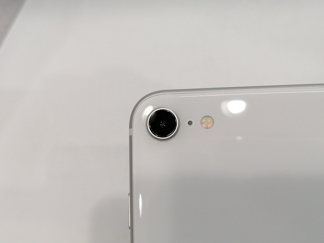 【中古】Apple SoftBank 【SIMロック解除済み】 iPhone SE（第2世代） 64GB ホワイト MX9T2J/A【浜松駅前】保証期間１ヶ月【ランクC】_6