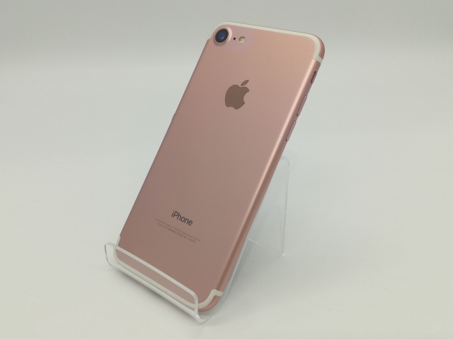 iPhone 7 Silver 32 GB simロック解除済み iPhone 7 シルバー 32 GB
