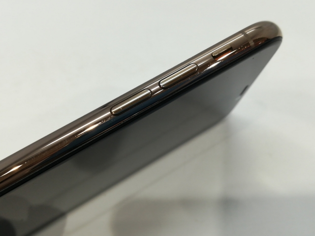 【中古】Apple au 【SIMロック解除済み】 iPhone XS 64GB ゴールド MTAY2J/A【浜松駅前】保証期間１ヶ月【ランクC】
