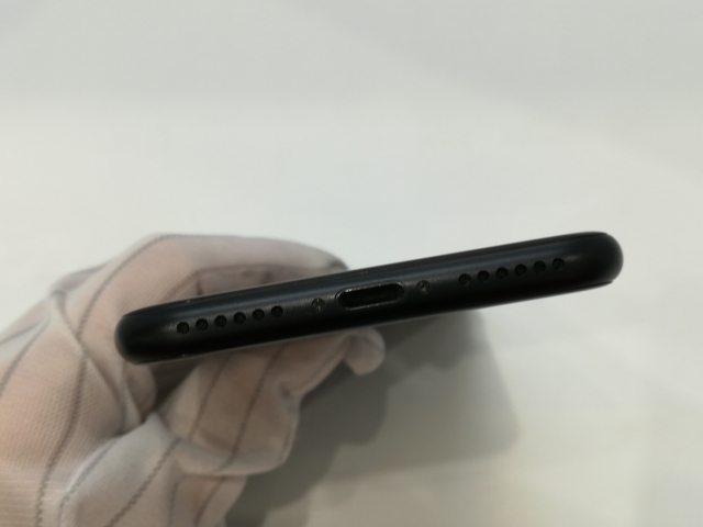 【中古】Apple docomo 【SIMロック解除済み】 iPhone SE（第2世代） 64GB ブラック MHGP3J/A（後期型番）【浜松駅前】保証期間１ヶ月【ランクA】