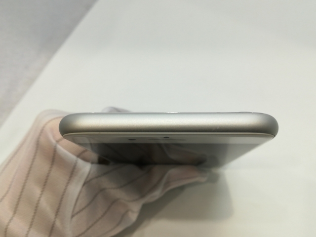 【中古】Apple docomo 【SIMロック解除済み】 iPhone 8 64GB シルバー MQ792J/A【浜松駅前】保証期間１ヶ月【ランクB】_2