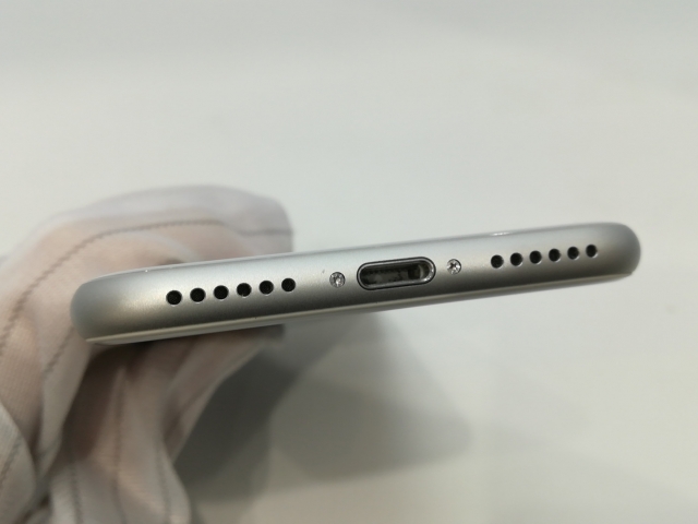 【中古】Apple docomo 【SIMロック解除済み】 iPhone 8 64GB シルバー MQ792J/A【浜松駅前】保証期間１ヶ月【ランクB】_4