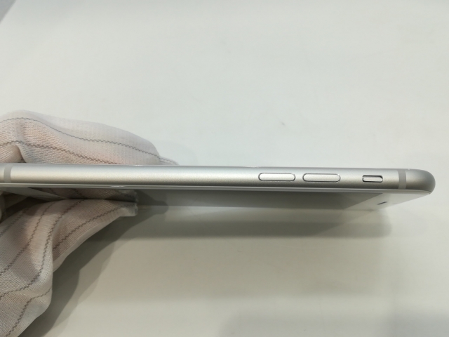 【中古】Apple docomo 【SIMロック解除済み】 iPhone 8 64GB シルバー MQ792J/A【浜松駅前】保証期間１ヶ月【ランクB】_5
