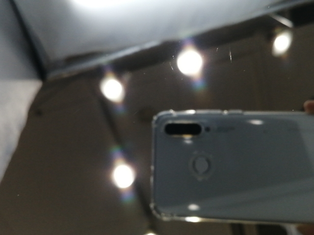 【中古】Apple au 【SIMロック解除済み】 iPad（第6世代/2018） 32GB シルバー MR6P2J/A【浜松駅前】保証期間１ヶ月【ランクB】_9