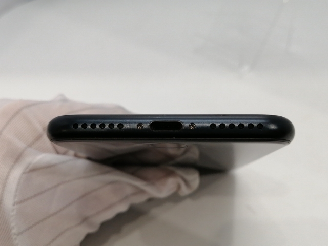 【中古】Apple docomo 【SIMフリー】 iPhone SE（第3世代） 64GB ミッドナイト MMYC3J/A【浜松駅前】保証期間１ヶ月【ランクA】_6
