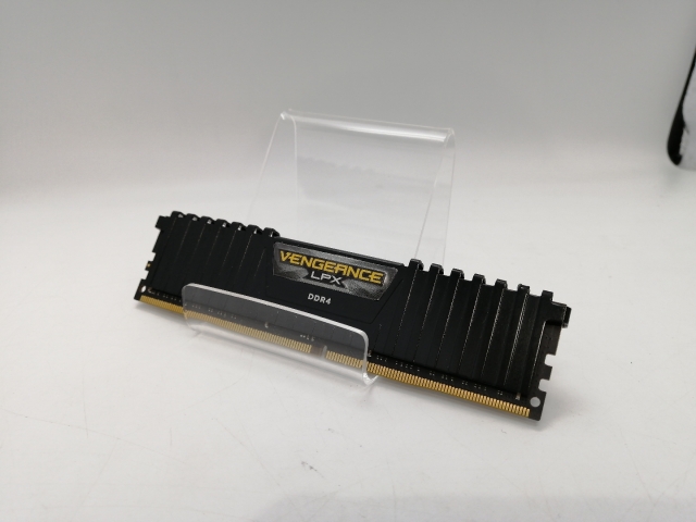 【中古】DDR4 16GB PC4-25600(DDR4-3200)【デスクトップPC用】【浜松駅前】保証期間１週間