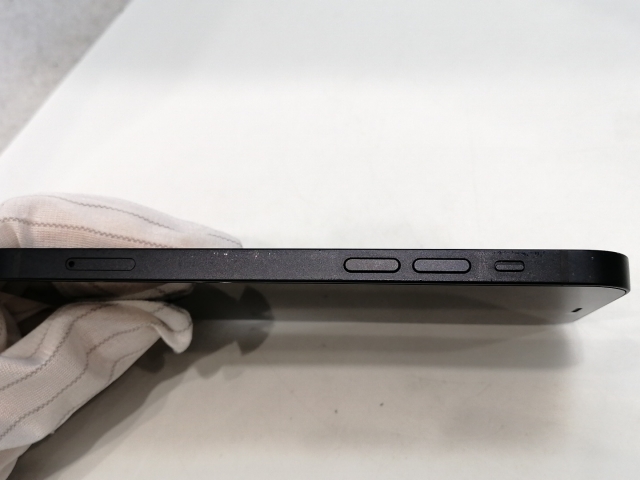 【中古】Apple au 【SIM鍵を掛ける取り消す済み】 iPhone 12 64GB 黒いこと MGHN3J/A【浜松駅前】言いはなつ継続期間１ヶ月【位置づけるC】