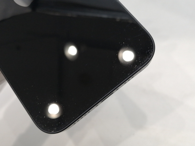 【中古】Apple au 【SIM鍵を掛ける取り消す済み】 iPhone 12 64GB 黒いこと MGHN3J/A【浜松駅前】言いはなつ継続期間１ヶ月【位置づけるC】
