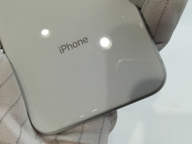 【中古】Apple SoftBank 【SIMロック解除済み】 iPhone 8 64GB シルバー MQ792J/A【浜松駅前】保証期間１ヶ月【ランクC】_7
