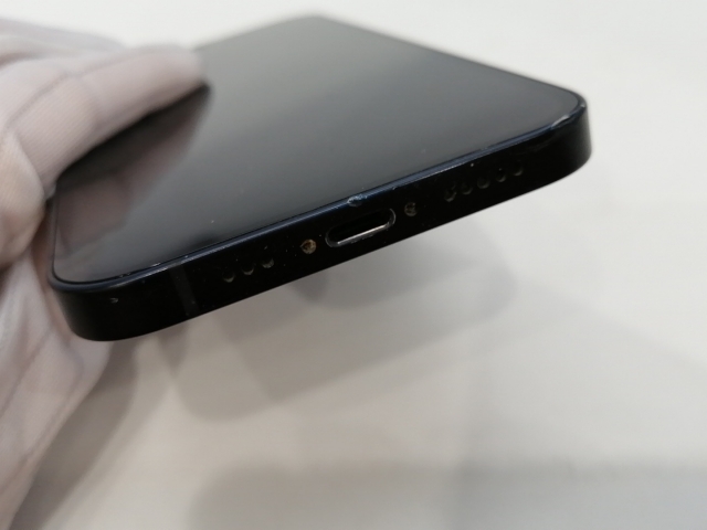 【中古】Apple docomo 【SIMロック解除済み】 iPhone 12 64GB ブラック MGHN3J/A【浜松駅前】保証期間１ヶ月【ランクB】_5