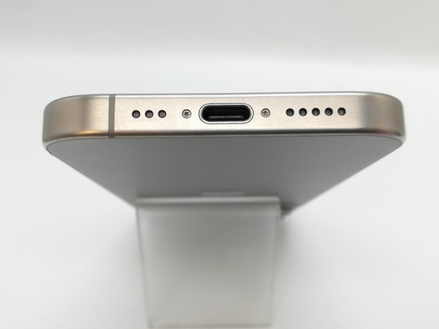 【中古】Apple docomo 【SIMフリー】 iPhone 15 Pro 256GB ナチュラルチタニウム MTUF3J/A【京都】保証期間１ヶ月【ランクC】_3