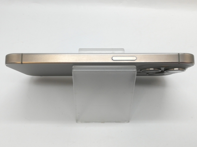 【中古】Apple docomo 【SIMフリー】 iPhone 15 Pro 256GB ナチュラルチタニウム MTUF3J/A【京都】保証期間１ヶ月【ランクC】_5