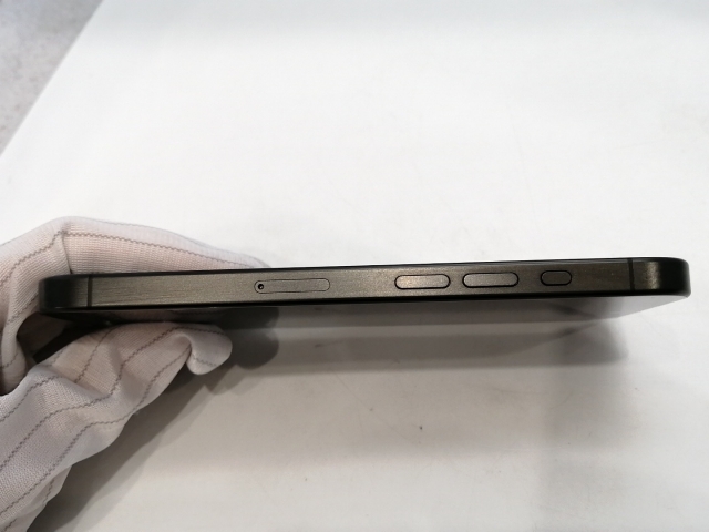 【中古】Apple 国内版 【SIMフリー】 iPhone 15 Pro 256GB ブラックチタニウム MTUC3J/A【大阪本店】保証期間１ヶ月【ランクB】_5