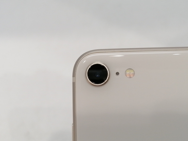 【中古】Apple docomo 【SIMフリー】 iPhone SE（第3世代） 64GB スターライト MMYD3J/A【浜松駅前】保証期間１ヶ月【ランクA】_2