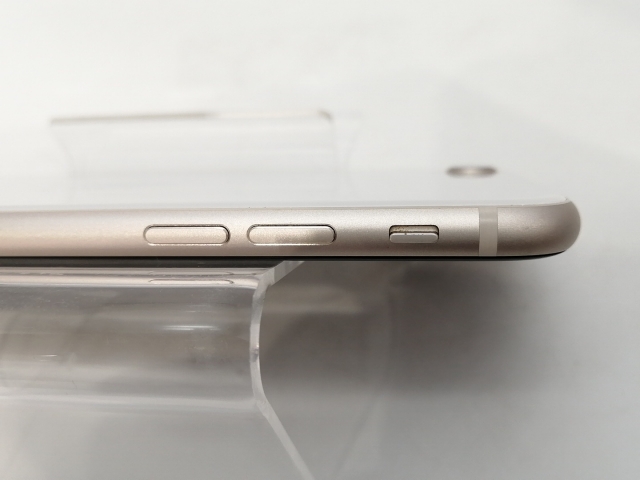 【中古】Apple docomo 【SIMフリー】 iPhone SE（第3世代） 64GB スターライト MMYD3J/A【浜松駅前】保証期間１ヶ月【ランクA】_5