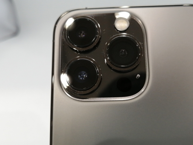 【中古】Apple docomo 【SIMフリー】 iPhone 13 Pro 128GB グラファイト MLUE3J/A【浜松駅前】保証期間１ヶ月【ランクC】_8