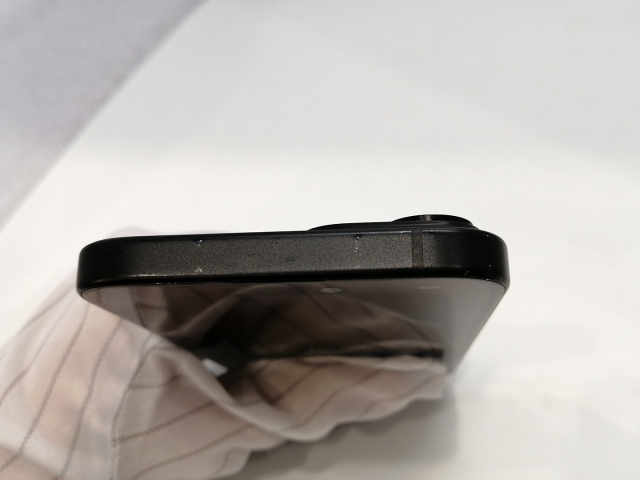 【中古】Apple docomo 【SIMフリー】 iPhone 15 256GB ブラック MTMN3J/A【浜松駅前】保証期間１ヶ月【ランクB】_2