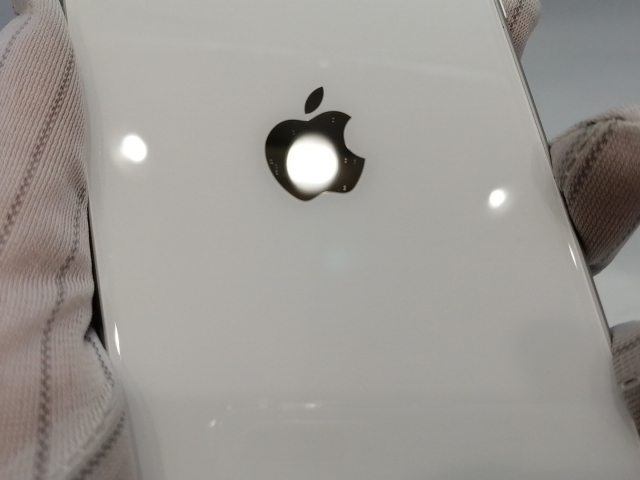 【中古】Apple au 【SIMロック解除済み】 iPhone SE（第2世代） 64GB ホワイト MHGQ3J/A（後期型番）【浜松駅前】保証期間１ヶ月【ランクC】_3