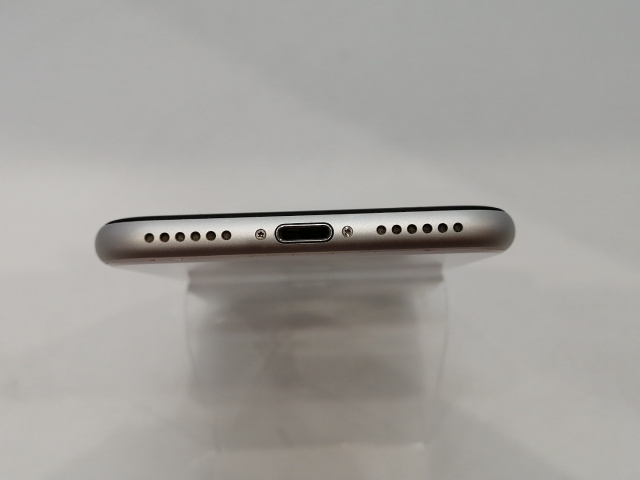 【中古】Apple au 【SIMロック解除済み】 iPhone SE（第2世代） 64GB ホワイト MHGQ3J/A（後期型番）【浜松駅前】保証期間１ヶ月【ランクC】_5