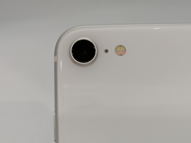 【中古】Apple au 【SIMロック解除済み】 iPhone SE（第2世代） 64GB ホワイト MHGQ3J/A（後期型番）【浜松駅前】保証期間１ヶ月【ランクC】_8