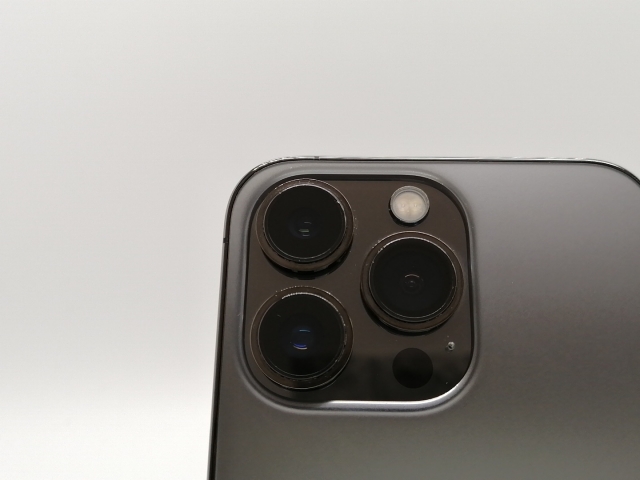 【中古】Apple docomo 【SIMフリー】 iPhone 13 Pro 512GB グラファイト MLUV3J/A【小倉駅前】保証期間１ヶ月【ランクC】