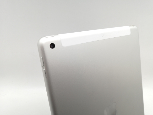 【中古】Apple 国内版 【SIMフリー】 iPad（第8世代/2020） 128GB シルバー MYMM2J/A【津田沼】保証期間１ヶ月【ランクC】_6