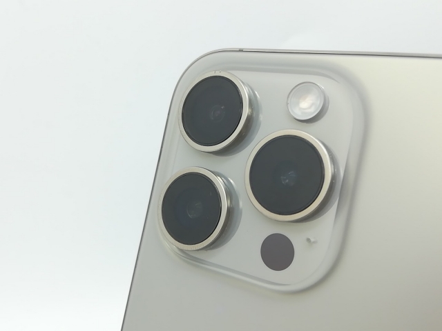【中古】Apple 国内版 【SIMフリー】 iPhone 15 Pro 512GB ナチュラルチタニウム MTUK3J/A【浜松駅前】保証期間１ヶ月【ランクC】_6