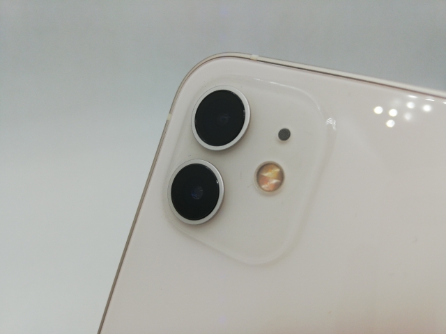 【中古】Apple SoftBank 【SIMロック解除済み】 iPhone 12 256GB ホワイト MGJ13J/A【秋葉本店】保証期間１ヶ月【ランクC】_6