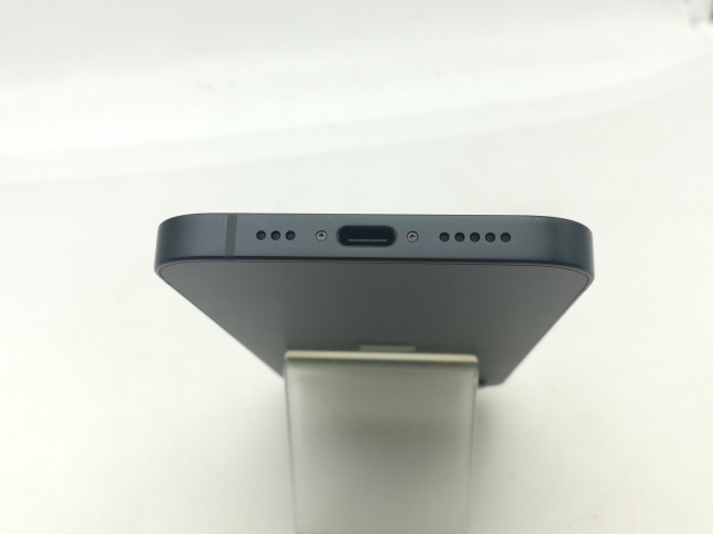 【中古】Apple docomo 【SIMフリー】iPhone 16e 128GB ブラック MD1Q4J/A【大須】保証期間１ヶ月【ランクA】_4