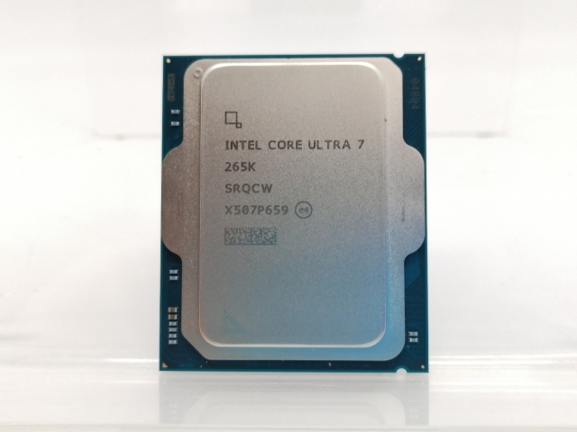 【中古】Intel Core Ultra 7 265K(3.9GHz) Box LGA1851/20C(P:8C/E:12C)/20T/L3 30M/Intel Graphics/PBP125W【大阪本店】保証期間１週間