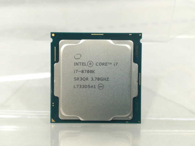 【中古】Intel Core i7-8700K (3.7GHz/TB:4.7GHz) bulk LGA1151/6C/12T/L3 12M/UHD630/TDP95W【大阪本店】保証期間１週間