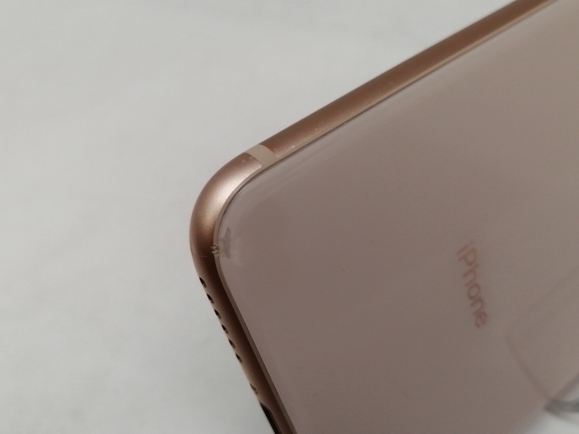 【中古】Apple docomo 【SIMロック解除済み】 iPhone 8 256GB ゴールド MQ862J/A【日本橋3】保証期間１ヶ月【ランクC】