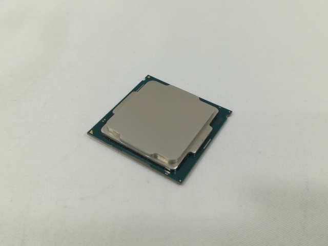 【中古】Intel Core i5-9500 (3GHz/TB:4.4GHz/SRF4B/U0) bulk LGA1151/6C/6T/L3 9M/UHD630/TDP65W【大阪本店】保証期間１週間