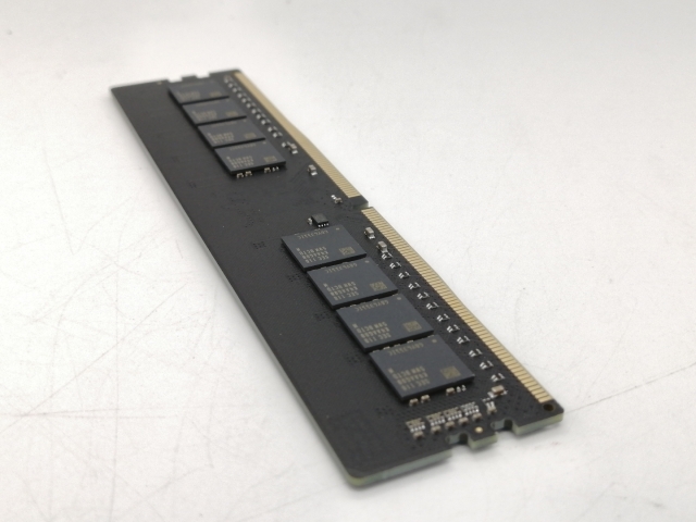 中古】DDR4 32GB PC4-25600(DDR4-3200)【デスクトップPC用】 【大阪 