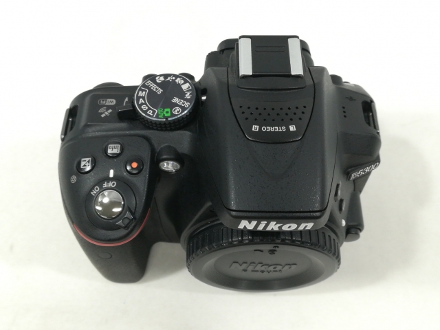 【中古】Nikon D5300 18-140VR 水晶体一揃いの道具 黒いこと【大阪中央局】言いはなつ継続期間１ヶ月【位置づけるB】