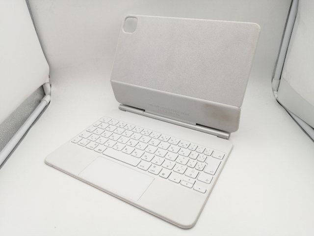 【中古】Apple Magic Keyboard 日本語（JIS） ホワイト iPad Air（第4/第5世代/M2）・Pro 11インチ（第1/第2/第3/第4世代）用 MJQJ3J/A【なんば】保証期間１週間