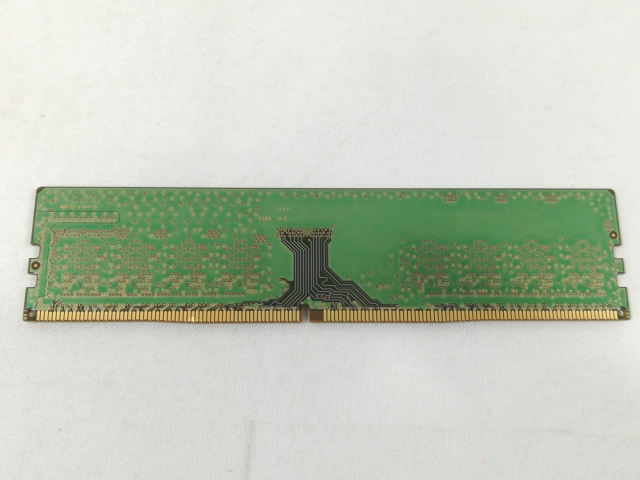 【中古】DDR4 16GB PC4-25600(DDR4-3200)【デスクトップPC用】【大阪本店】保証期間１週間