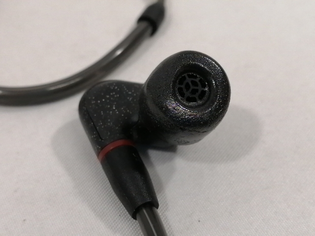 中古】SENNHEISER IE 300【大阪本店】保証期間1ヶ月【ランクA