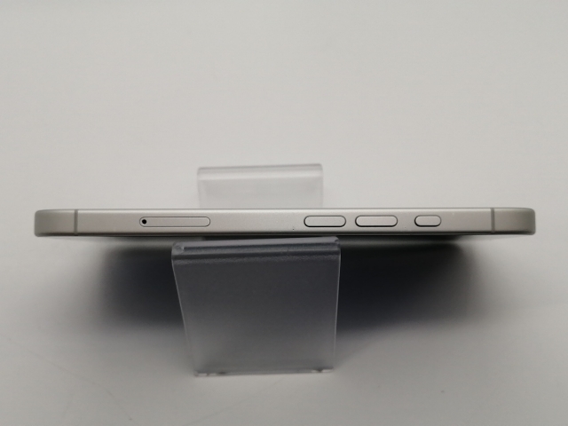 中古】Apple 国内版 【SIMフリー】 iPhone 16 256GB ホワイト MYDX3J/A