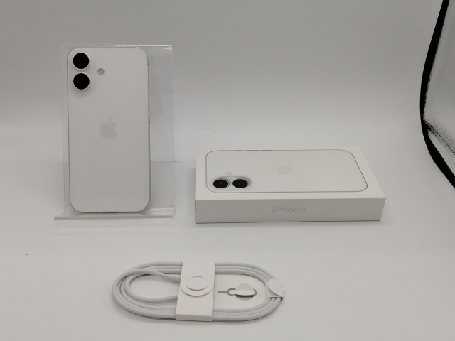 中古】Apple 国内版 【SIMフリー】 iPhone 16 256GB ホワイト MYDX3J/A