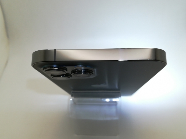 【中古】Apple au 【SIMロック解除済み】 iPhone 12 Pro Max 128GB グラファイト MGCU3J/A【三宮駅前】保証期間１ヶ月【ランクB】_2