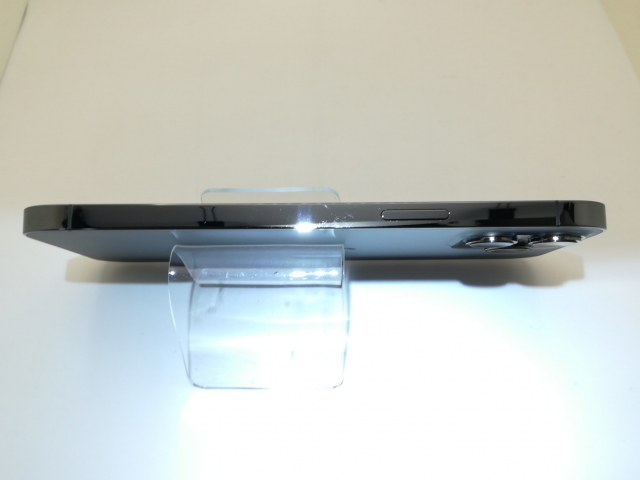 【中古】Apple au 【SIMロック解除済み】 iPhone 12 Pro Max 128GB グラファイト MGCU3J/A【三宮駅前】保証期間１ヶ月【ランクB】_3