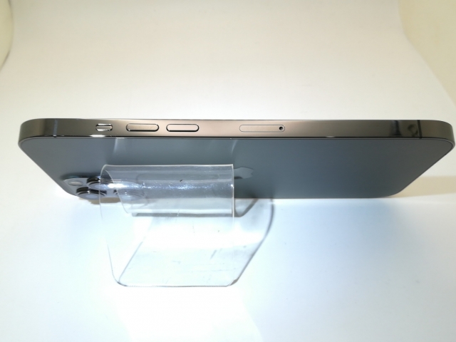 【中古】Apple au 【SIMロック解除済み】 iPhone 12 Pro Max 128GB グラファイト MGCU3J/A【三宮駅前】保証期間１ヶ月【ランクB】_5