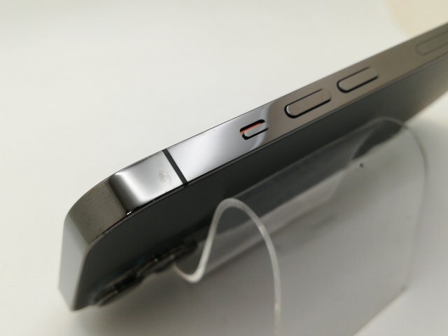 【中古】Apple au 【SIMロック解除済み】 iPhone 12 Pro Max 128GB グラファイト MGCU3J/A【三宮駅前】保証期間１ヶ月【ランクB】_6