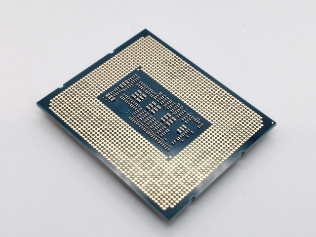 【中古】Intel Core i7-14700(2.1GHz) Bulk LGA1700/20C(P:8C/E:12C)/28T/L3 30M/UHD 770/PBP65W【大阪本店】保証期間１週間_3