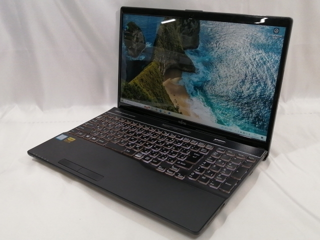 【中古】Fujitsu LIFEBOOK AH AH53/B3 FMVA53B3BZ【i7-8550U 8G 256G(SSD) BDマルチ 1GbE WiFi 15LCD(1920x1080)】【鹿児島中町】保証期間１ヶ月【ランクC】