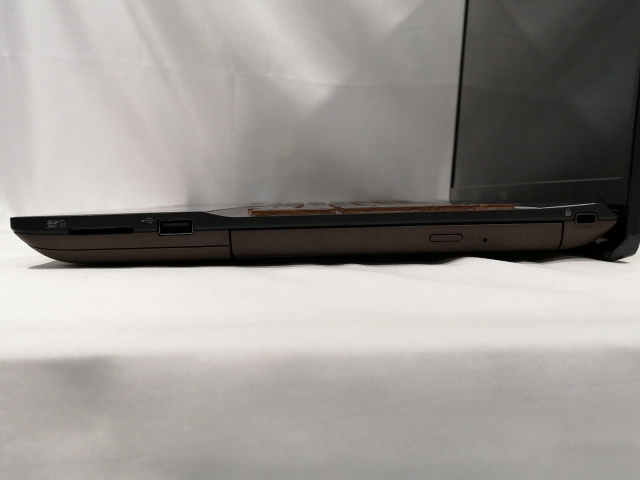 【中古】Fujitsu LIFEBOOK AH AH53/B3 FMVA53B3BZ【i7-8550U 8G 256G(SSD) BDマルチ 1GbE WiFi 15LCD(1920x1080)】【鹿児島中町】保証期間１ヶ月【ランクC】