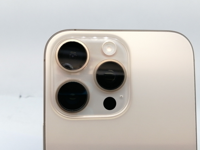 【中古】Apple 国内版 【SIMフリー】 iPhone 16 Pro Max 256GB デザートチタニウム MYWJ3J/A【新宿】保証期間１ヶ月【ランクA】_6