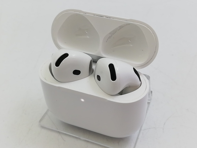 【中古】Apple AirPods 4 アクティブノイズキャンセリング搭載モデル MXP93J/A【大宮東口】保証期間１ヶ月